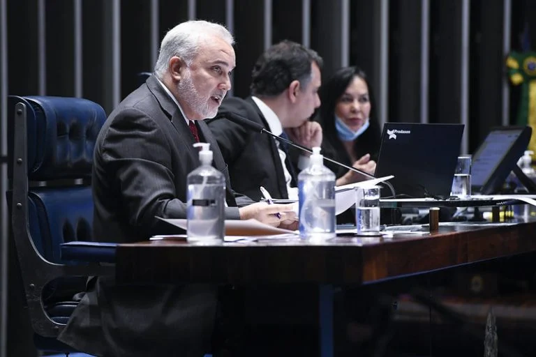 Senado aprova projeto que altera ICMS sobre combustíveis