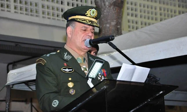 Bolsonaro nomeia general Freire Gomes para o comando do Exército