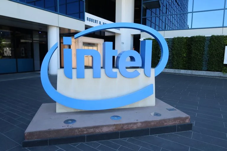 Intel vai investir US$ 36 bi em fábricas de chips na Europa