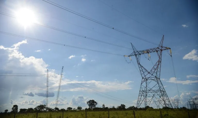 Brasil registra recorde histórico de consumo de energia em março