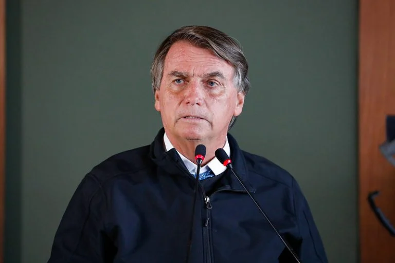 Como Bolsonaro pretende ‘abrir’ Petrobras para evitar crise dos combustíveis