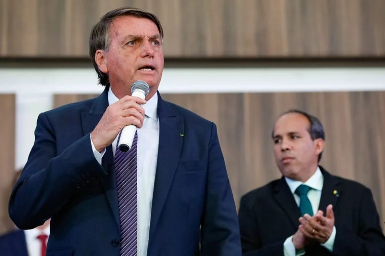 ‘Iremos à guerra por liberdade se preciso’, diz Bolsonaro