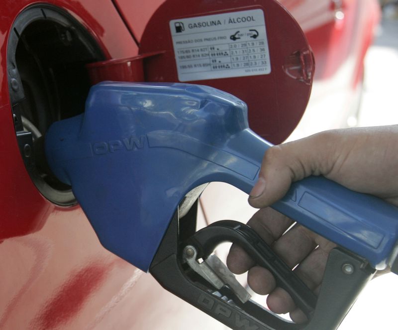 Gasolina caiu 9,16% no Brasil em agosto