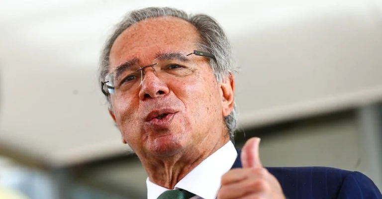 Economia pode crescer 3% em 2022, diz Paulo Guedes