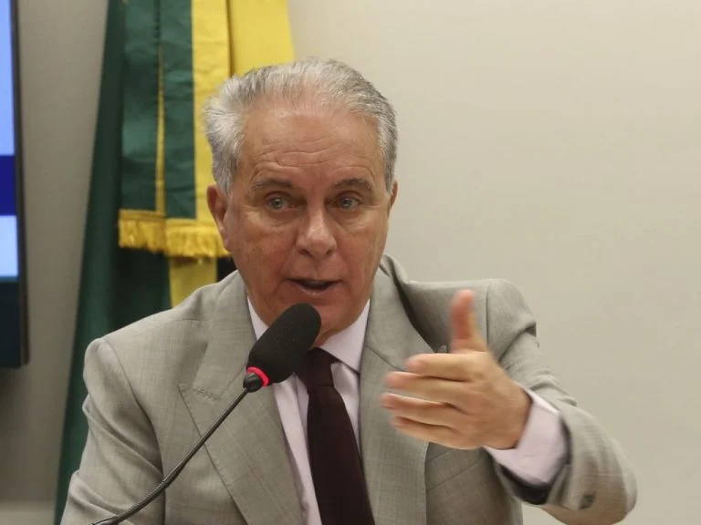 ‘Quem culpa o agronegócio pelo desmatamento está contra o Brasil’, diz ministro