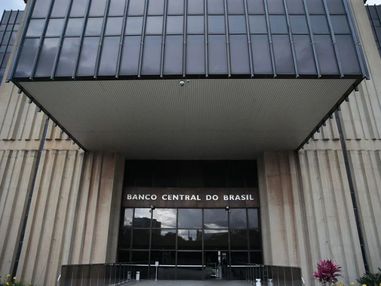 Banco Central: economia cresce acima de 1% em julho